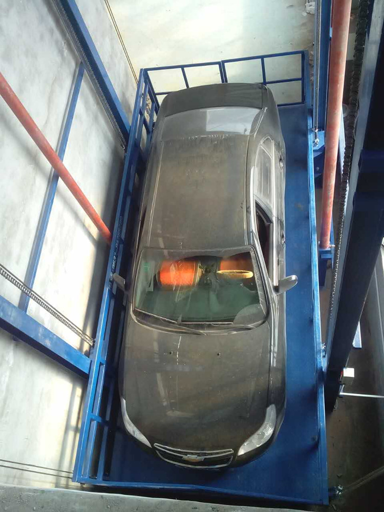 潍坊汽车4s店购买我司导轨式升降机1部